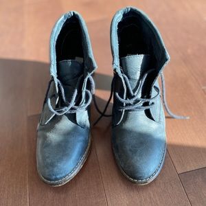 Steve Madden black leather 6.5 ankle boots